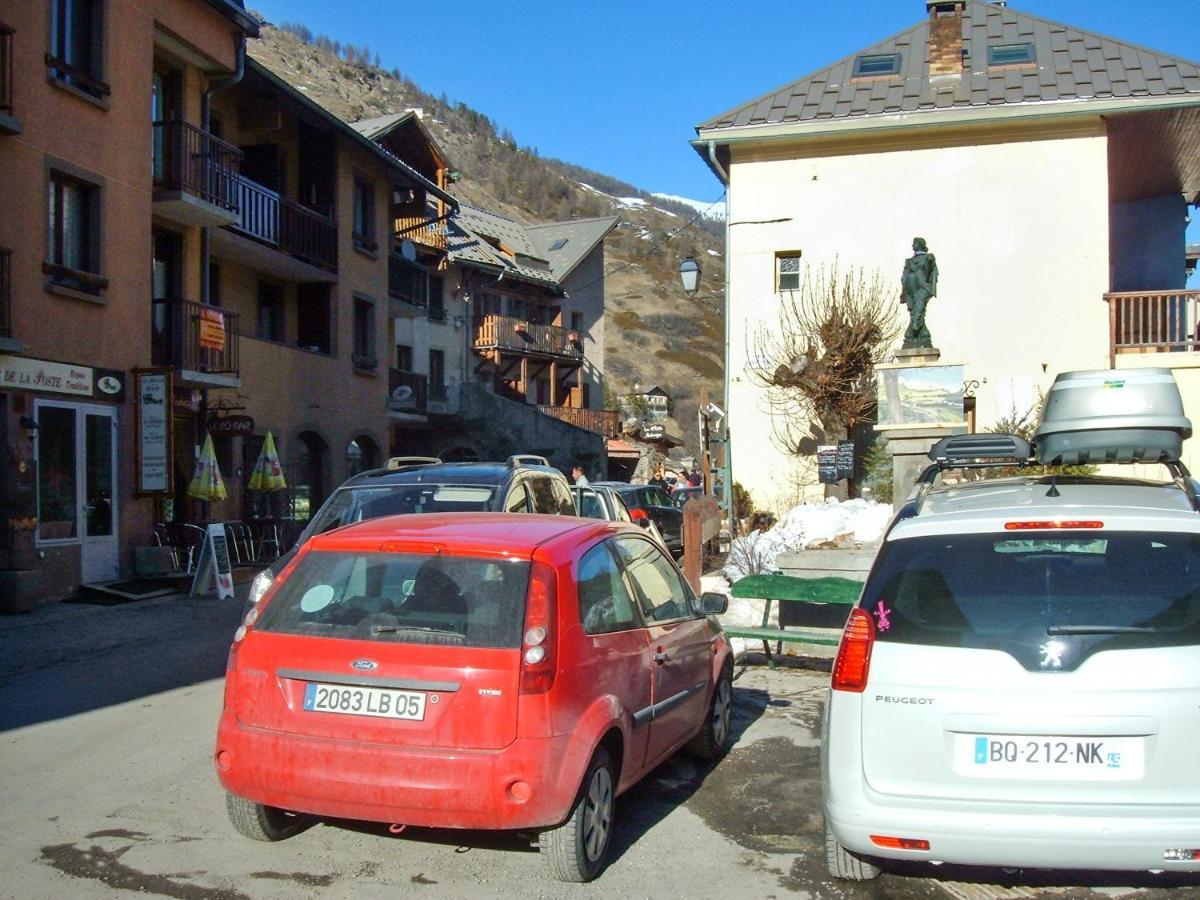 Appartement Studio a Aiguilles a 5 km des pistes Extérieur photo